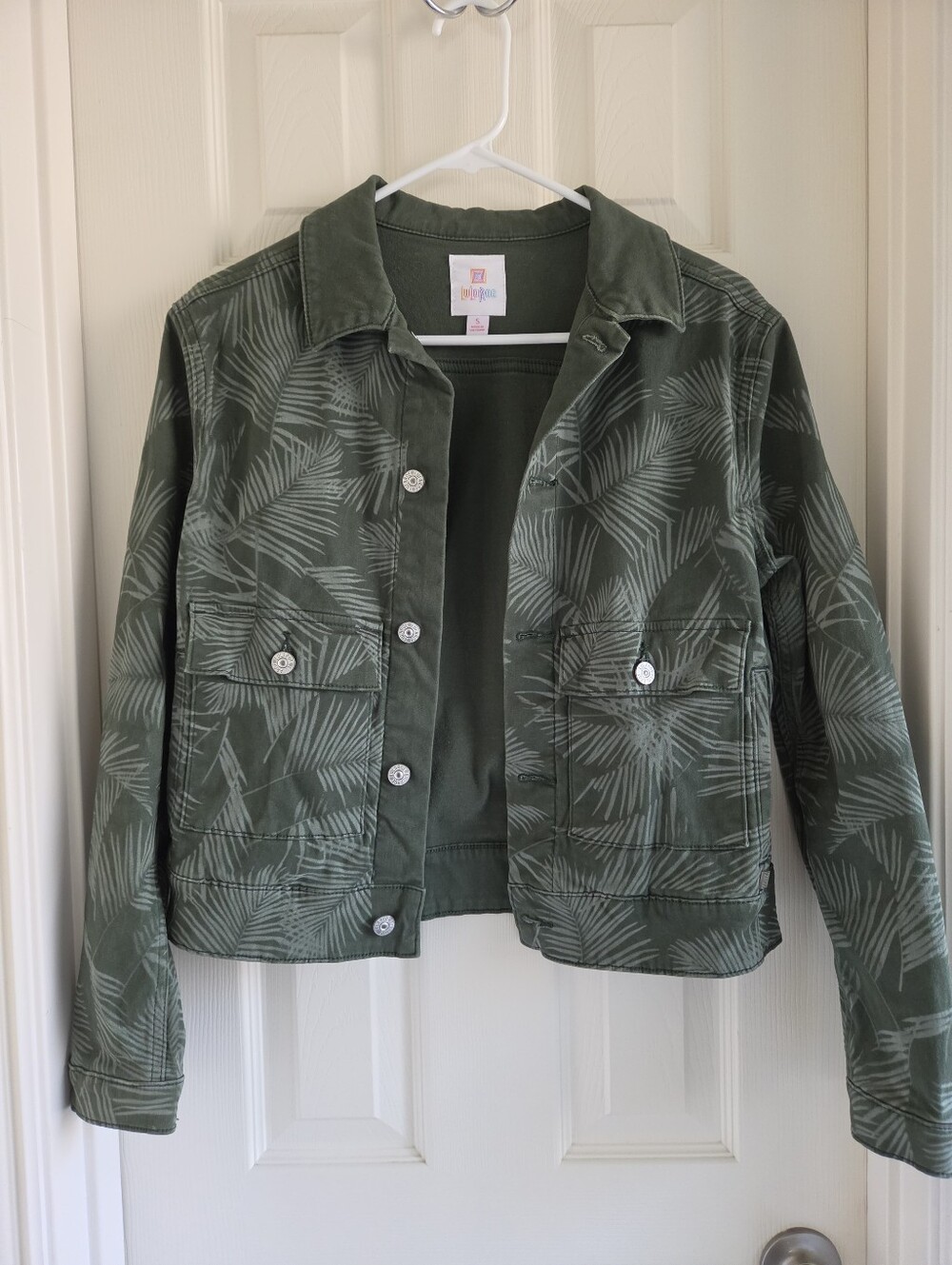 LuLaRoe Kenny Jacket Green Palm Leaf Print Stretchy Utility Cropped Trucker S